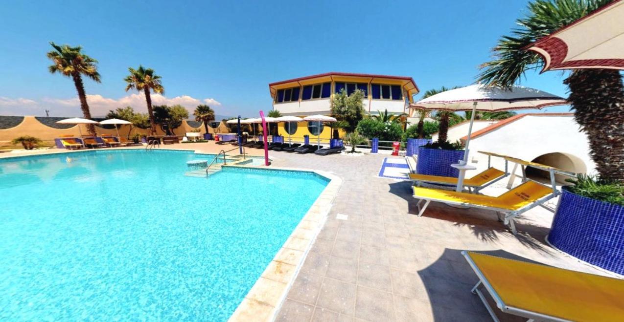 Nirvana Club Village Ботричело Екстериор снимка
